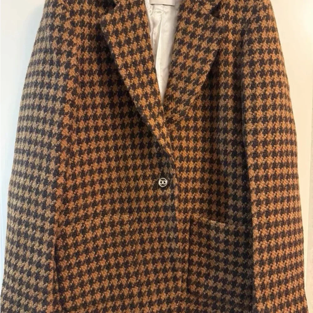 SANDRO wool Women's Brown Houndstooth Jacket and shorts set - Picture 5 of 8